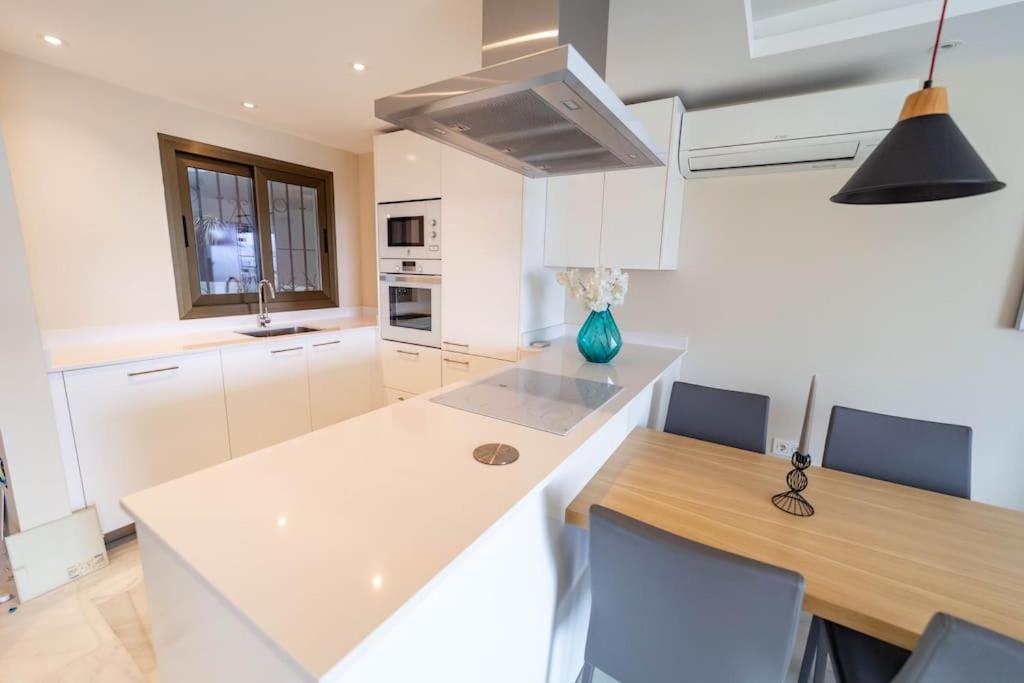 Bright Duplex In Puerto Banus With Marina Views Appartement Marbella